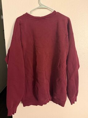 Women's Crewneck Sweatshirt - Burgundy